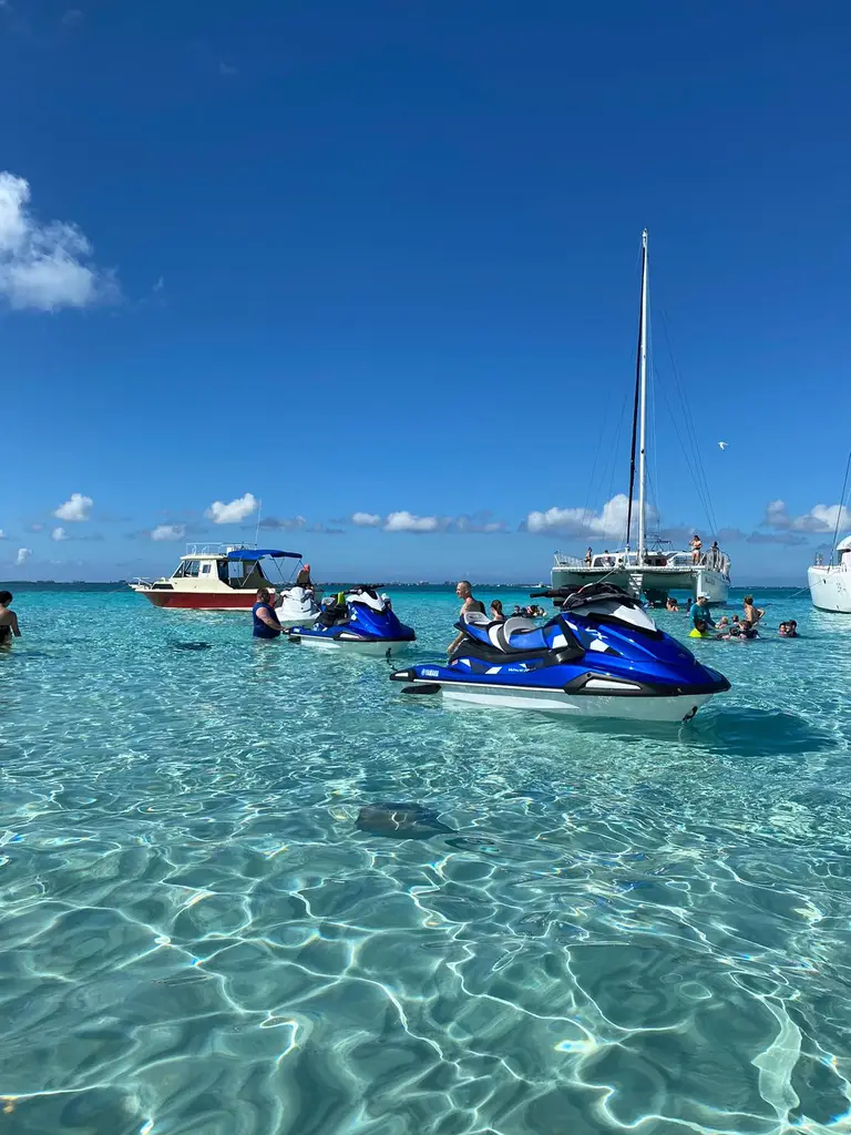 Stingray City Jet Ski Tour: A Grand Cayman Day